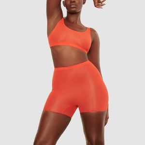 SKIMS NWT Jelly Sheer High-Waisted Short in Poppy color